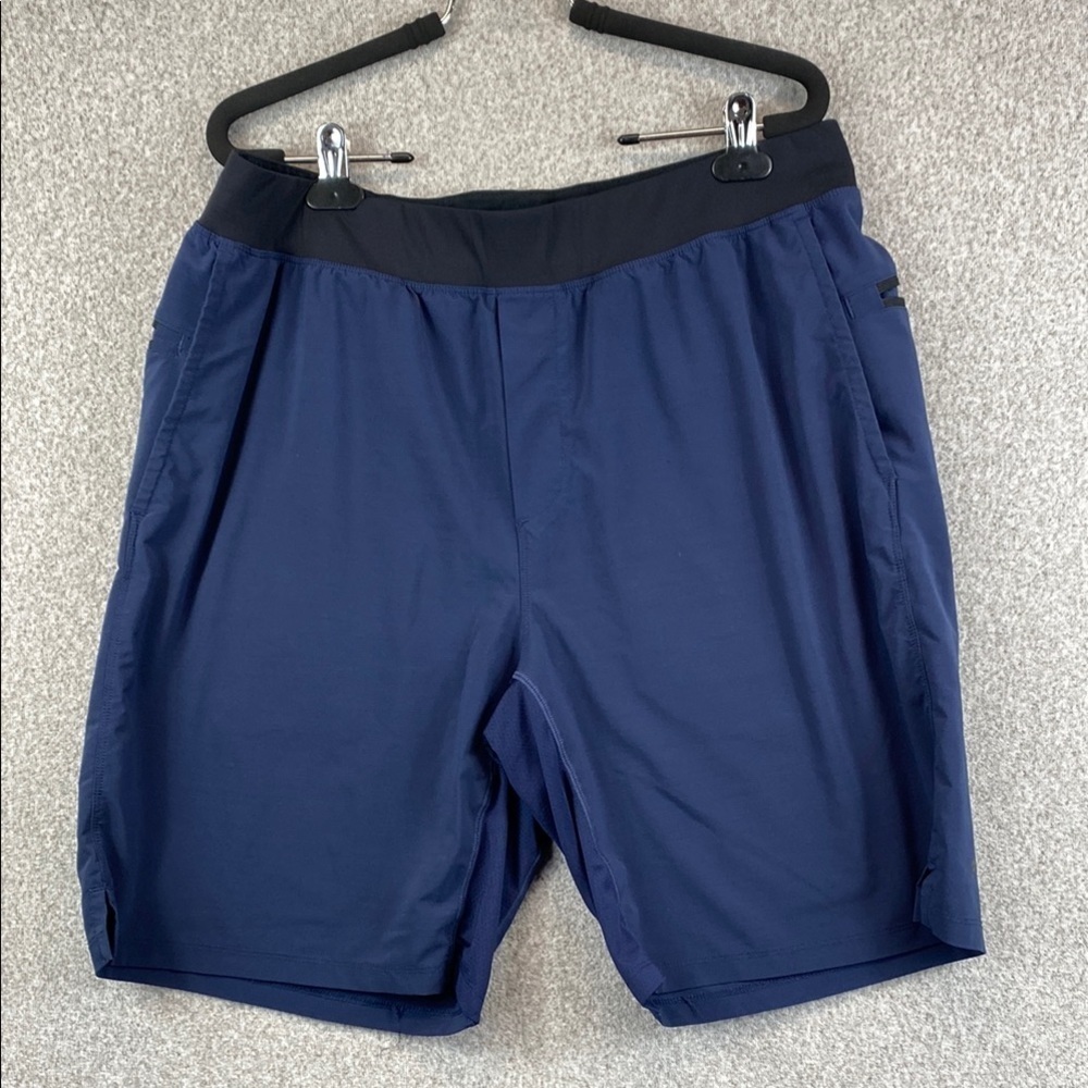 Fabletics The Fundamental short mens unlined navy blue zipper mesh gusset